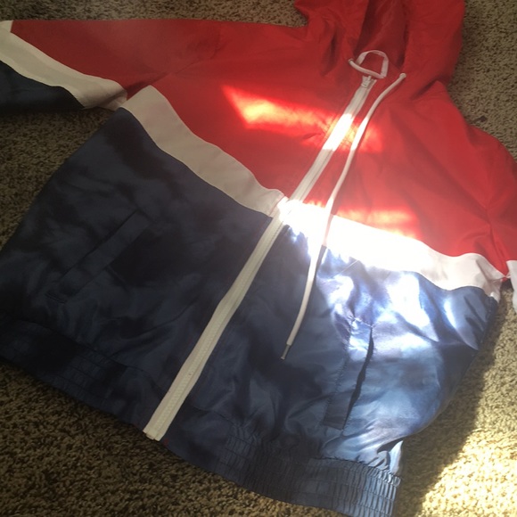 Windbreaker - Picture 3 of 4